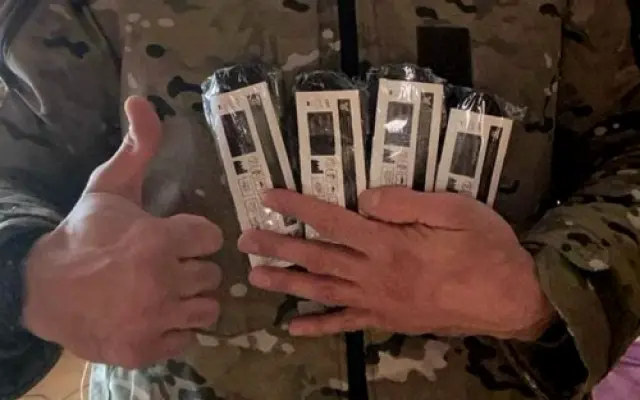 4x turniket, ktorý zastavuje krvácanie (na každú končatinu)