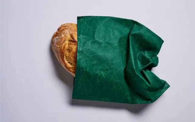 Voskové vrecko, ktoré ladí ku knihe