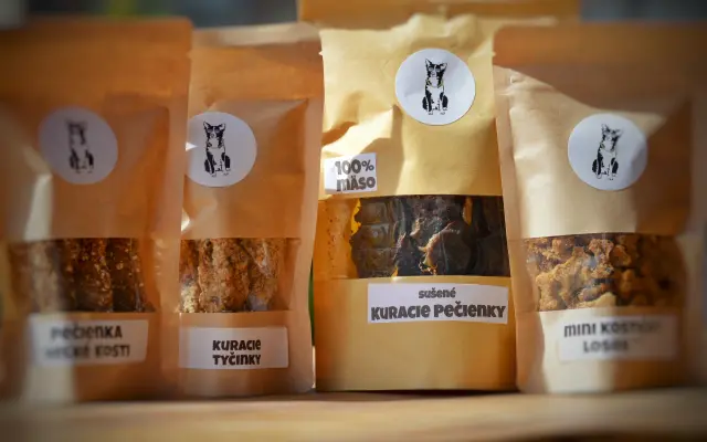 Veľký box plný našich pamlskov