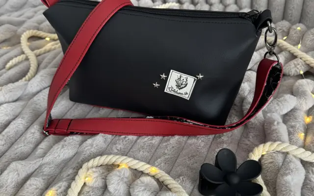 Crossbody kabelka Zutaluna – typ 2 (cca 22×18×8 cm)