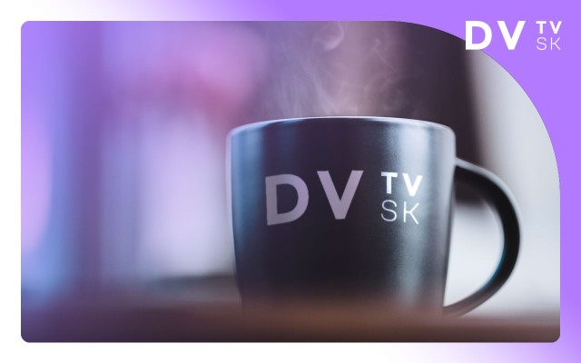 DVTV.SK hrnčeky – napite sa z DVTV.SK a podporte nezávislú žurnalistiku!  + predplatné DVTV.SK na celý rok: videá i podcasty