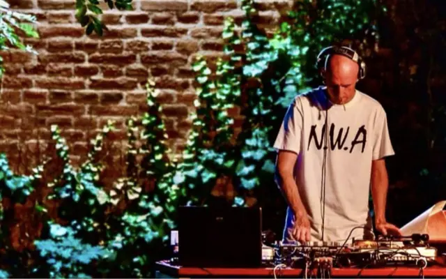 1 x DJ Rišo B. na vašom podujatí