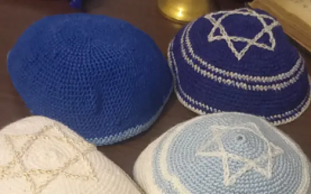 Háčkovaná kipa s Magen David