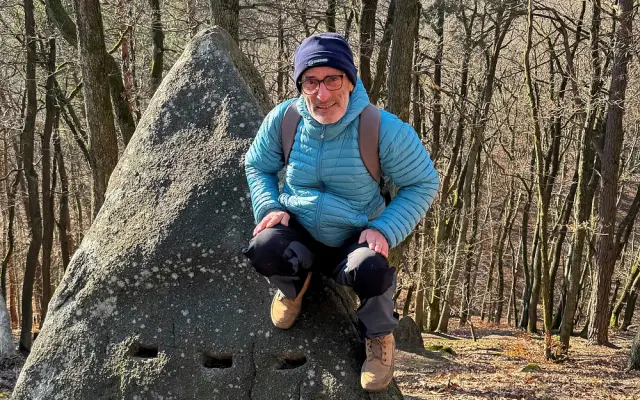 1x kniha + individuálna prezentácia (prednáška) autora