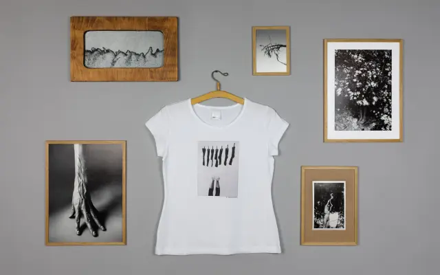 Dámske tričko "ODD ONE OUT" veľkosť L