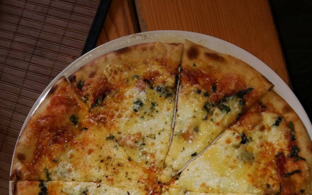 Pizza v reštaurácii u Vodnára