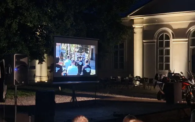 1 x pozvánka na premiéru filmu