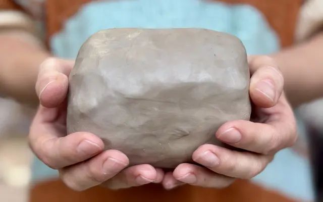 Adoptuj si 1kg zrecyklovanej hliny