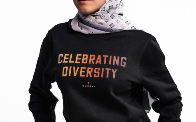 Crewneck Celebrating diversity