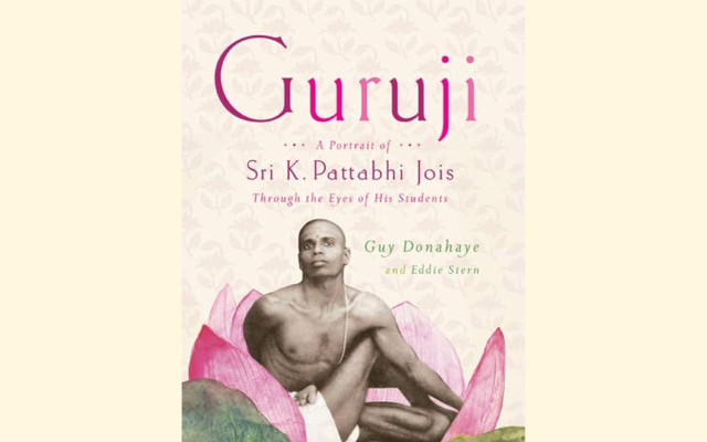 1x kniha Gurudží, portrét Šrí K. Pattabhiho Joisa