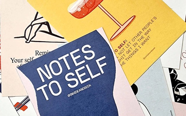 Notes to Self: 12 ilustrovaných motivačnych kariet s dreveným stojanom