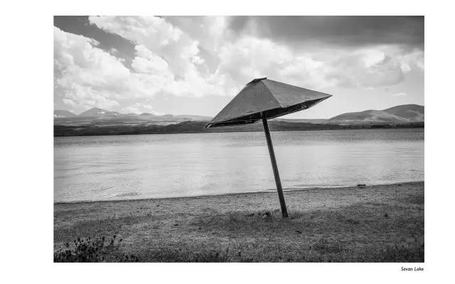 1 x fotografia formátu 30x20 cm, s podpisom a venovaním