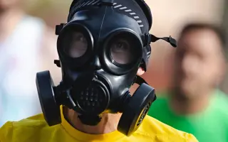 Behom v maske na pomoc ukrajinským veteránom