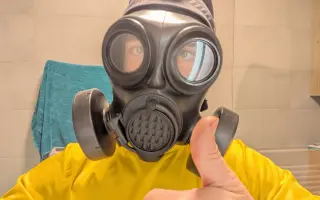 Behom v maske na pomoc ukrajinským veteránom